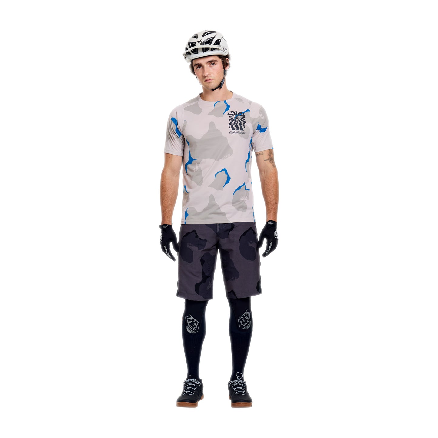 Skyline Pro Short X BN3TH Liner Flow Camo Carbon