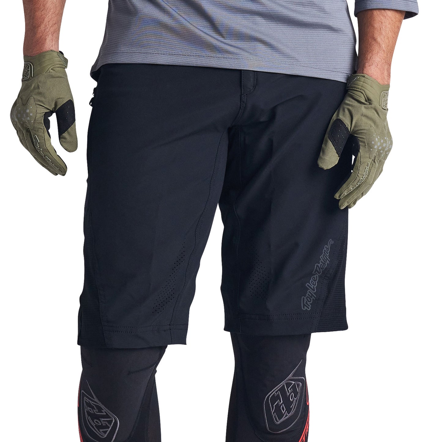 Ruckus Short Shell Solid Black