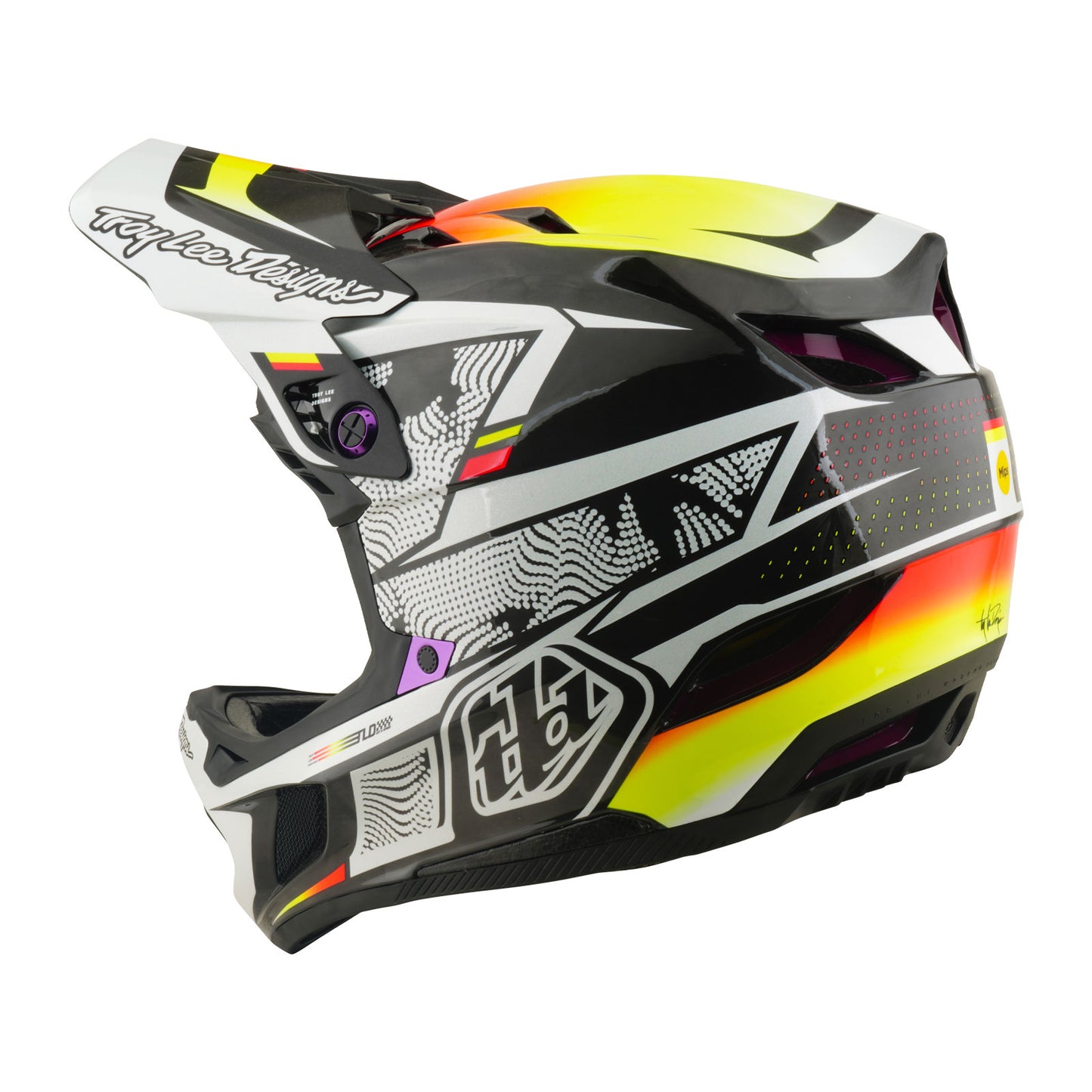 D4 Carbon Helmet Lined up Black