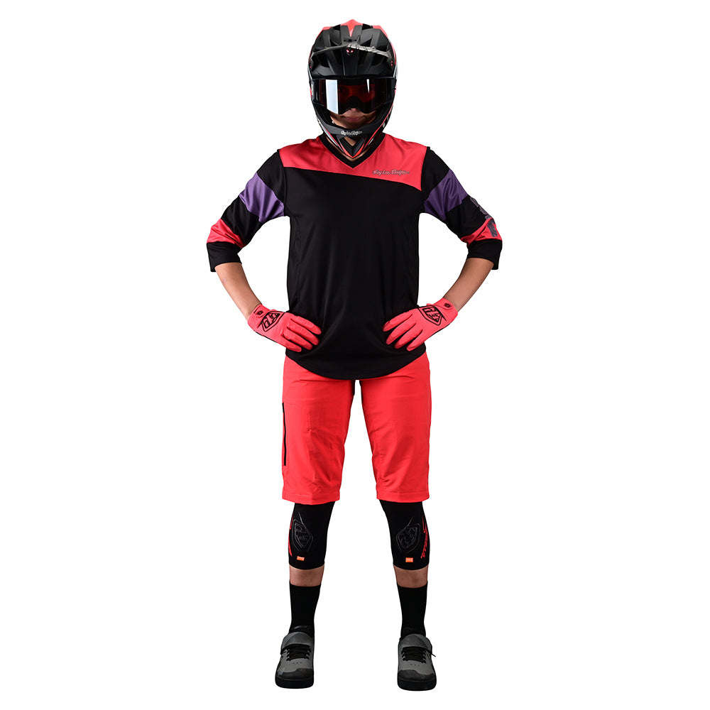 Womens Mischief Short No Liner Solid Firecracker