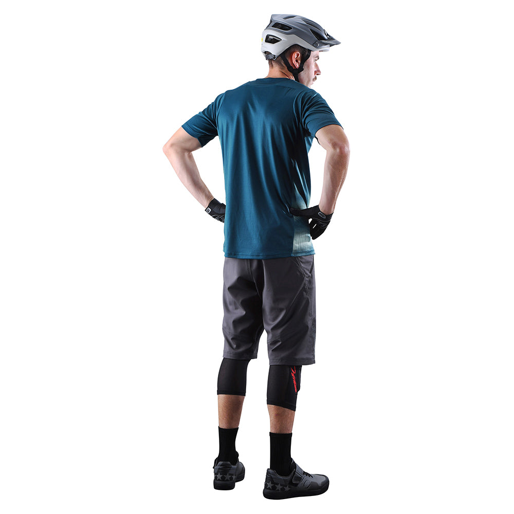 Skyline Short W/Liner Solid Iron